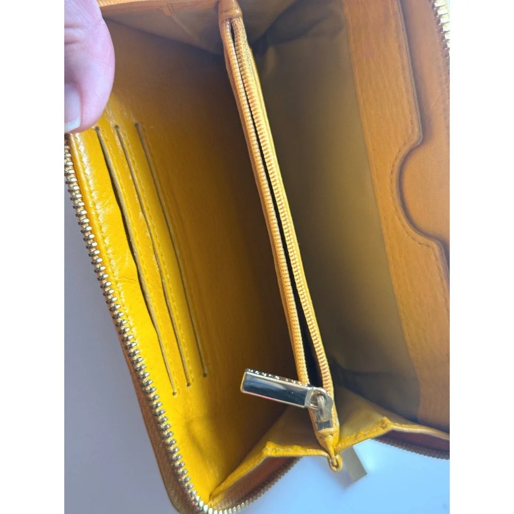 Tory Burch Miller Zip Continental Wallet Yellow Leather Wristlet Preppy Luxury‎